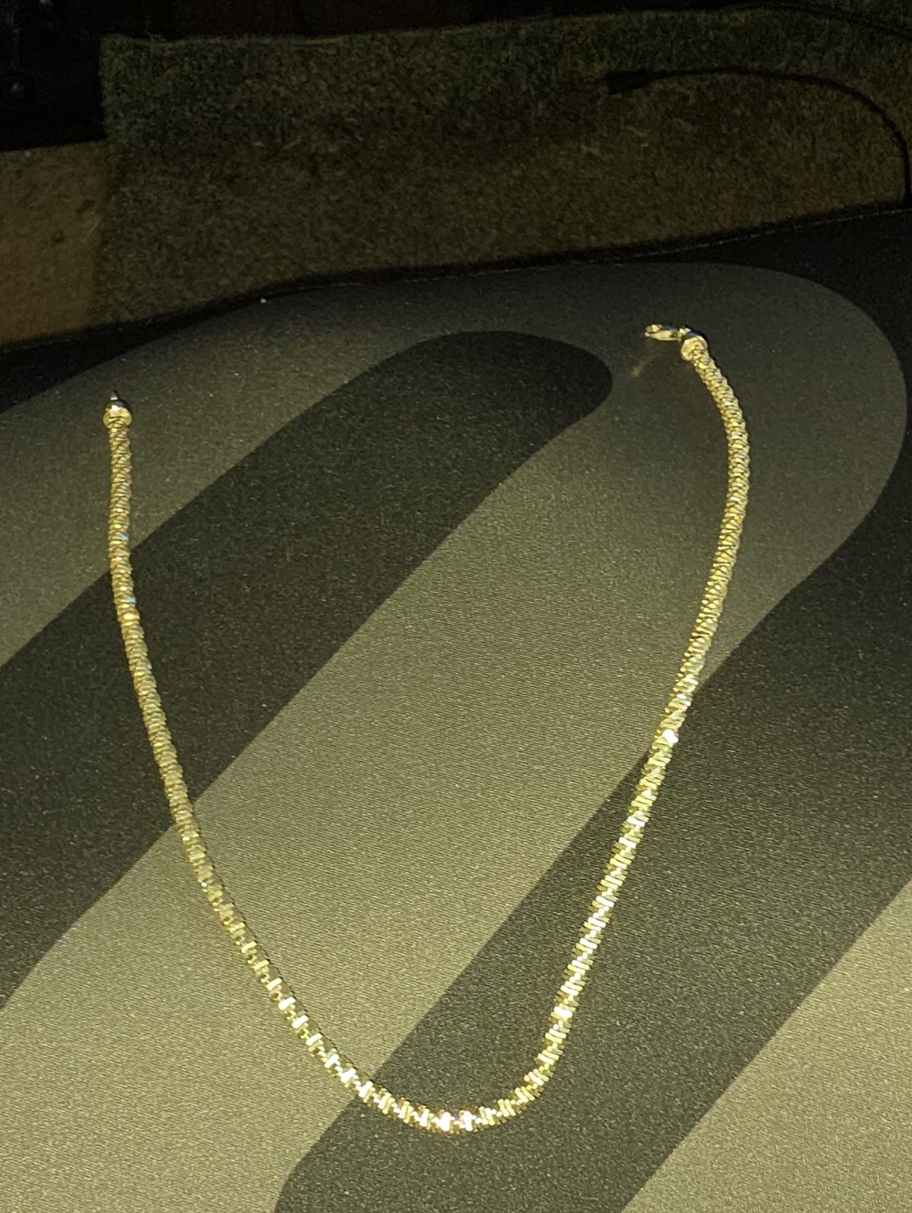 Silver-Tone Women's Tennis Chain Necklace - Elegant Sparkle